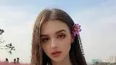 美军“萨尔沃”号执行南海坠机战机打捞任务